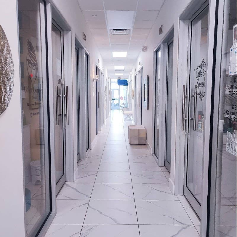 Mia Salon Suite