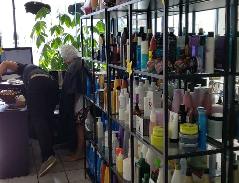Lucho's Salon