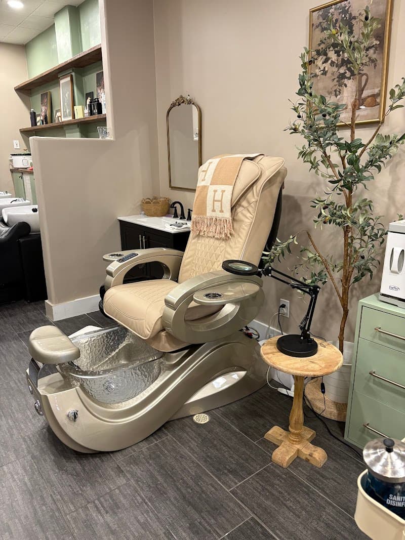 Alivia Ryan Salon Co