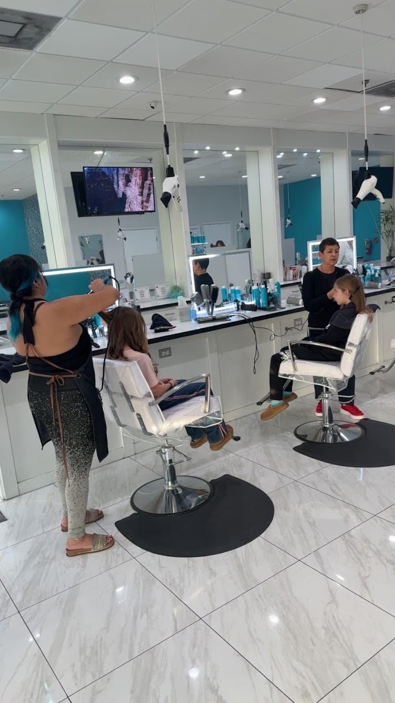 Bombshell Blow Dry Bar